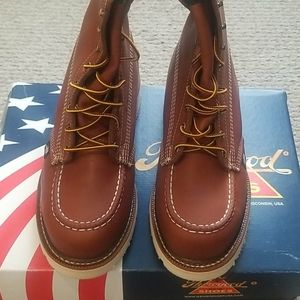 NWT 8" Thorogood steel toes Moc Toes boots